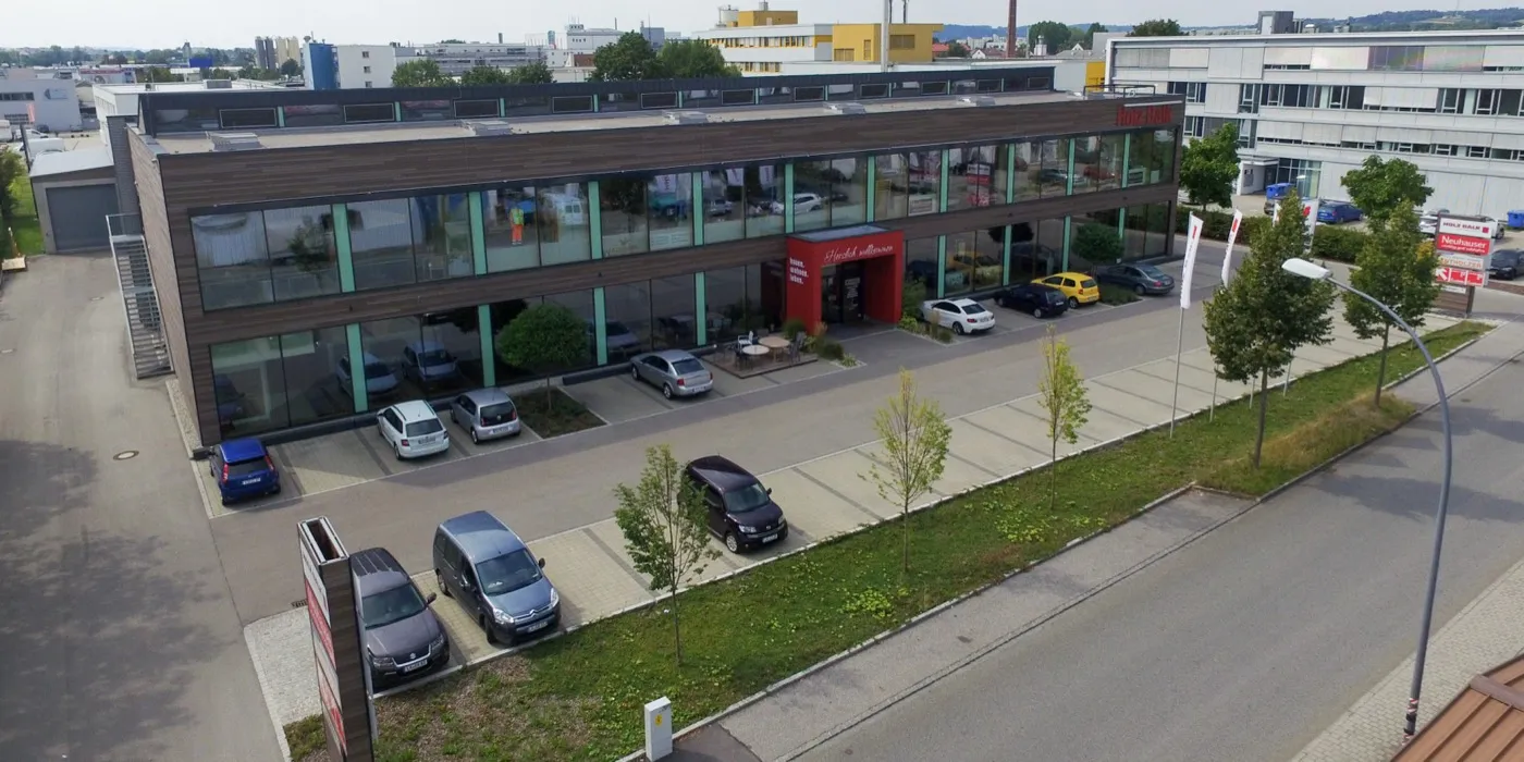 Das Gebäude in der Maybachstraße 7 in Landshut, Betten Neuhauser im Erdgeschoss