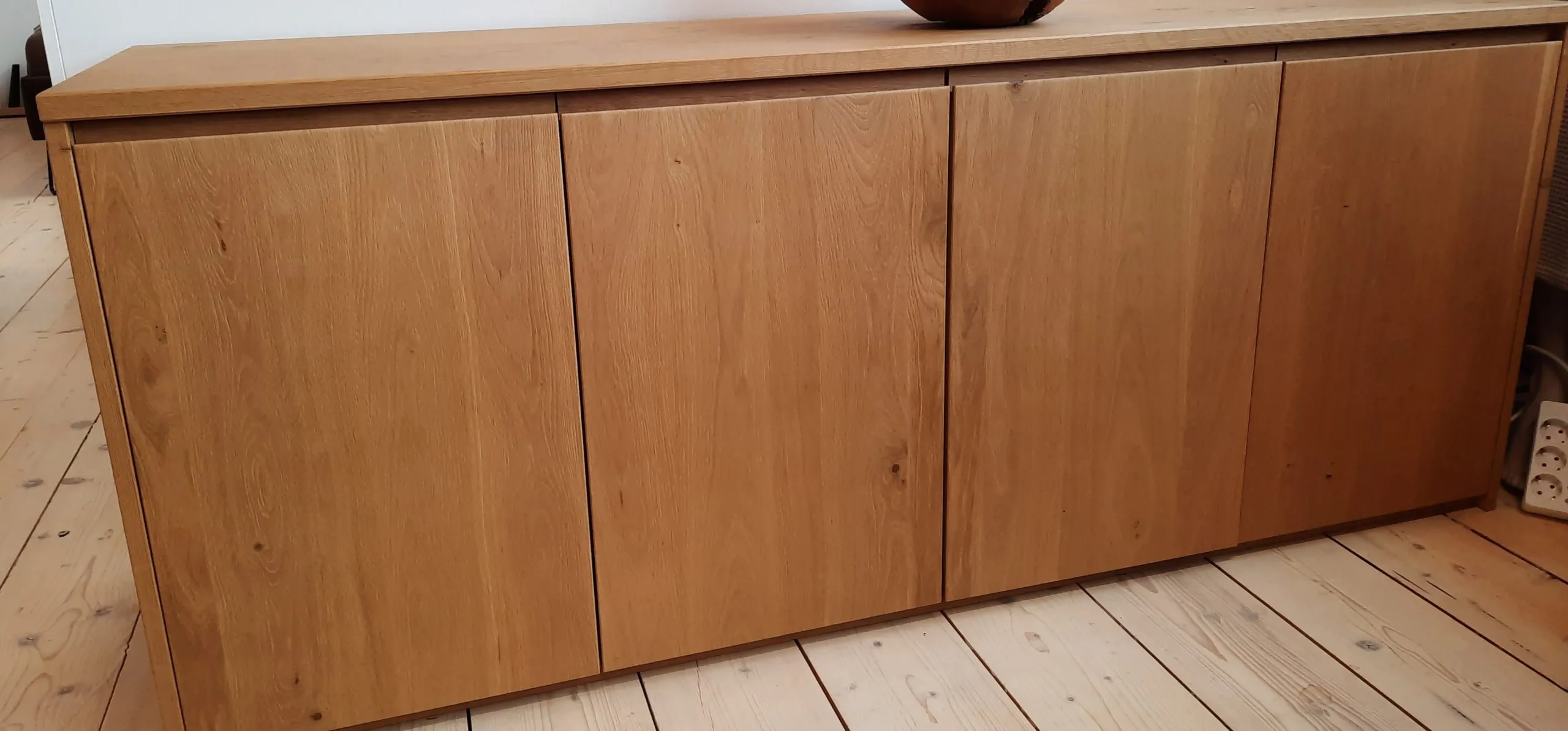 schreinergefertigte Vollholzkommode aus Asteiche